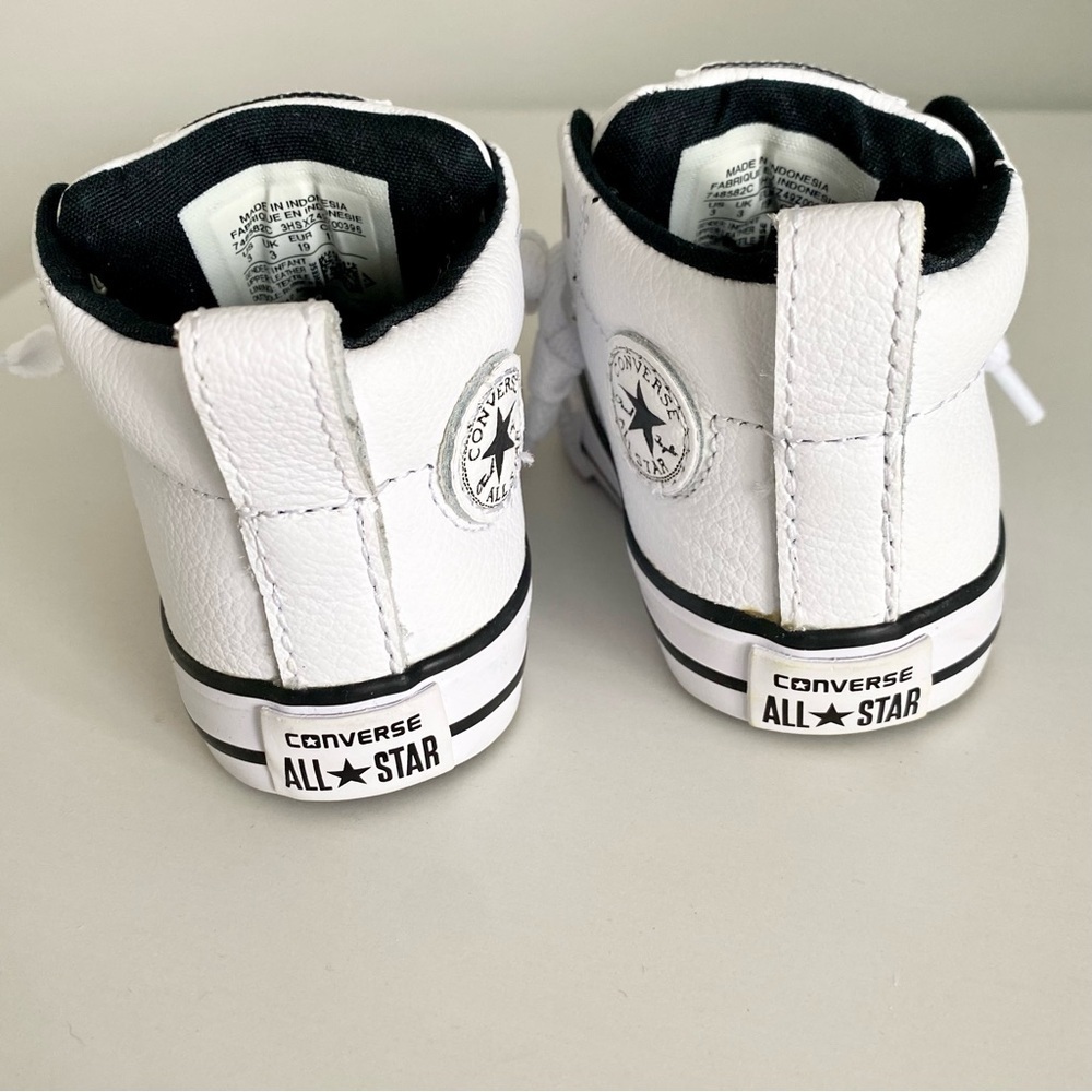 Converse NWOT All Star White Leather Chuck Taylor Size 3 - Picture 5 of 6